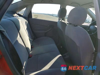 Zdjęcie 10 z 12 samochodu: 2000 FORD FOCUS SE VIN:1FAFP34P3YW214753 - miniatura