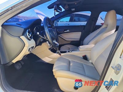 Zdjęcie 7 z 12 samochodu: 2016 MERCEDES-BENZ CLA 250 4MATIC VIN:WDDSJ4GBXGN367138 - miniatura
