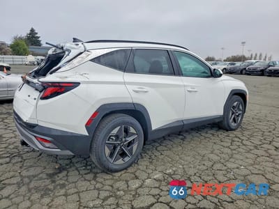 Trzecie zdjęcie samochodu z tyłu: 2025 HYUNDAI TUCSON SEL VIN:5NMJB3DE6SH592609 - miniatura