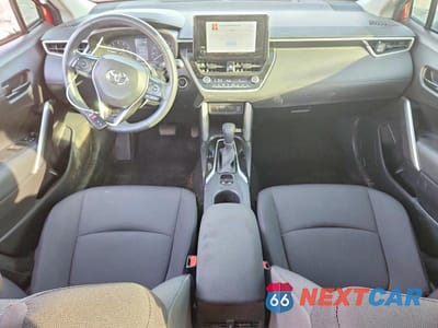 Zdjęcie 8 z 12 samochodu: 2023 TOYOTA COROLLA CROSS LE VIN:7MUBAAAG7PV048101 - miniatura