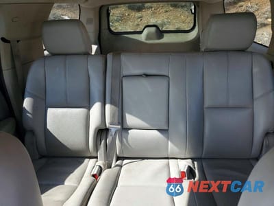 Zdjęcie 10 z 13 samochodu: 2012 CHEVROLET SUBURBAN K1500 LT VIN:1GNSKJE71CR294501 - miniatura