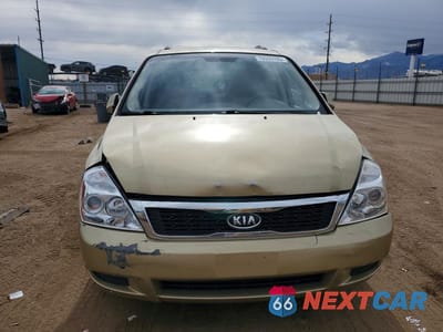 Piąte zdjęcie samochodu w środku: 2011 KIA SEDONA LX VIN:KNDMG4C77B6397851 - miniatura