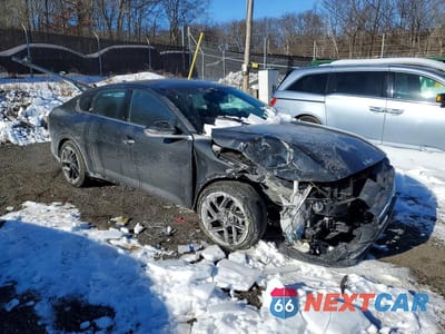 Czwarte zdjęcie samochodu z boku: 2025 KIA K4 VIN:3KPFW4DE6SE131742 - miniatura