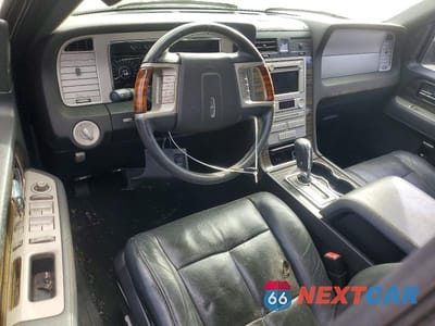 Zdjęcie 8 z 13 samochodu: 2008 LINCOLN NAVIGATOR VIN:5LMFU285X8LJ07893 - miniatura
