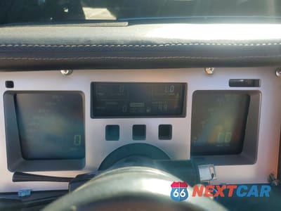 Zdjęcie 9 z 12 samochodu: 1986 CHEVROLET CORVETTE VIN:1G1YY0786G5105414 - miniatura