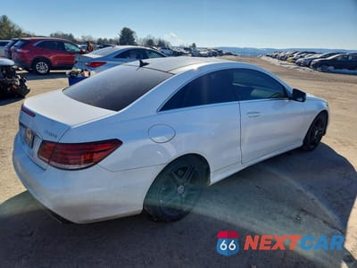 Trzecie zdjęcie samochodu z tyłu: 2017 MERCEDES-BENZ E 400 4MATIC VIN:WDDKJ6HB6HF351444 - miniatura