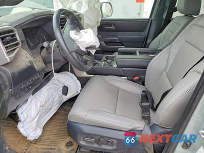 Zdjęcie 7 z 11 samochodu: 2025 TOYOTA TUNDRA CREWMAX SR5 VIN:5TFLA5EC1SX037837 - miniatura