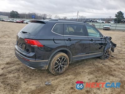 Trzecie zdjęcie samochodu z tyłu: 2021 VOLKSWAGEN TIGUAN SE VIN:3VV3B7AX2MM116154 - miniatura