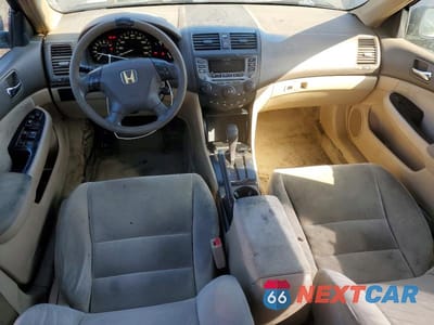 Zdjęcie 8 z 12 samochodu: 2006 HONDA ACCORD SE VIN:1HGCM56396A140505 - miniatura