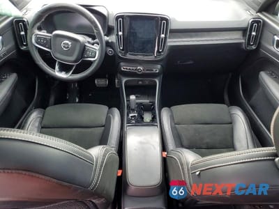 Zdjęcie 8 z 13 samochodu: 2020 VOLVO XC40 T5 R-DESIGN VIN:YV4162UM0L2337558 - miniatura