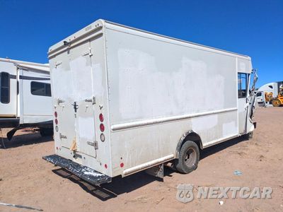 Trzecie zdjęcie samochodu z tyłu: 2017 FORD E450 DELIVERY VAN VIN:1FC3E4K67HDC60763 - miniatura