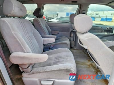 Zdjęcie 11 z 12 samochodu: 2003 TOYOTA SIENNA VIN:4T3ZF13CX3U545558 - miniatura