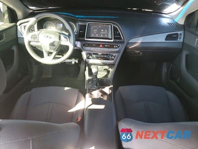 Zdjęcie 8 z 11 samochodu: 2019 HYUNDAI SONATA SE VIN:5NPE24AF7KH757400 - miniatura