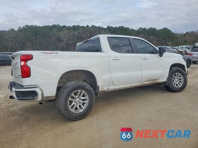 Trzecie zdjęcie samochodu z tyłu: 2020 CHEVROLET SILVERADO K1500 RST VIN:1GCUYEED4LZ342165 - miniatura