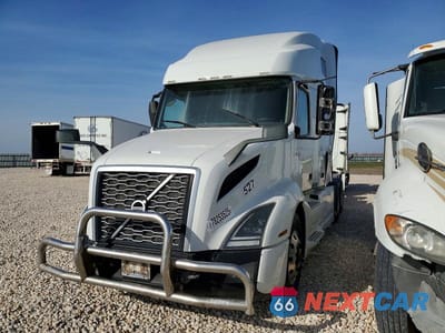 Drugie zdjęcie samochodu z przodu: 2019 VOLVO VNL SEMI TRUCK VIN:4V4NC9EH8KN201669 - miniatura