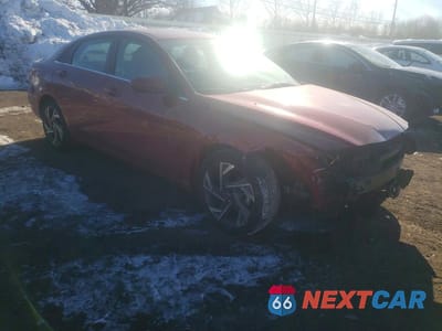 Czwarte zdjęcie samochodu z boku: 2024 HYUNDAI ELANTRA SEL VIN:KMHLS4DG2RU695136 - miniatura