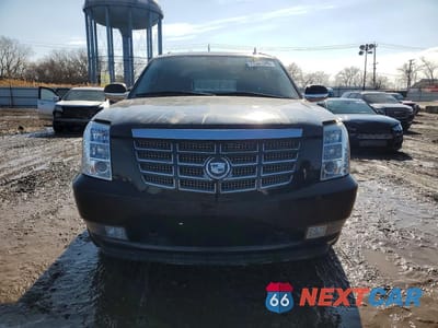 Piąte zdjęcie samochodu w środku: 2008 CADILLAC ESCALADE ESV VIN:1GYFK66868R113702 - miniatura