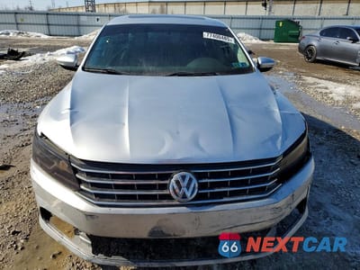 Piąte zdjęcie samochodu w środku: 2016 VOLKSWAGEN PASSAT SE VIN:1VWBT7A3XGC010140 - miniatura
