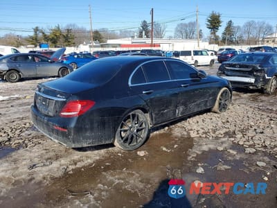 Trzecie zdjęcie samochodu z tyłu: 2018 MERCEDES-BENZ E 300 4MATIC VIN:WDDZF4KB5JA396777 - miniatura