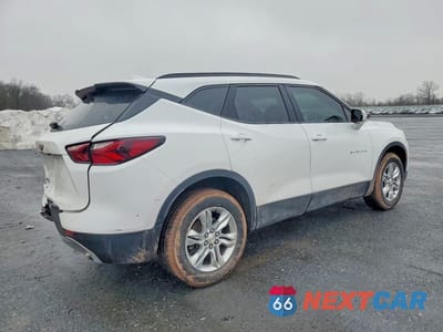 Trzecie zdjęcie samochodu z tyłu: 2021 CHEVROLET BLAZER 3LT VIN:3GNKBJRS3MS505212 - miniatura