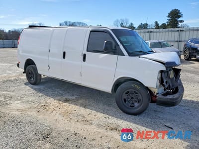 Czwarte zdjęcie samochodu z boku: 2008 GMC SAVANA 3500 DELIVERY VAN VIN:1GTHG39C681102275 - miniatura