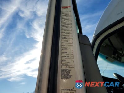 Zdjęcie 10 z 10 samochodu: 2020 KENWORTH T680 SEMI TRUCK VIN:1XKYDP9X1LJ419106 - miniatura