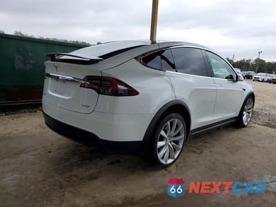 Trzecie zdjęcie samochodu z tyłu: 2017 TESLA MODEL X VIN:5YJXCBE24HF046164 - miniatura