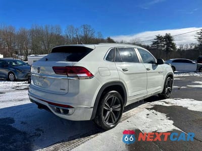 Trzecie zdjęcie samochodu z tyłu: 2022 VOLKSWAGEN ATLAS CROSS SPORT SEL R-LINE VIN:1V2SE2CA2NC206614 - miniatura