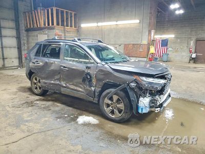 Czwarte zdjęcie samochodu z boku: 2024 TOYOTA RAV4 HYBRID XLE VIN:4T3RWRFV1RU140421 - miniatura