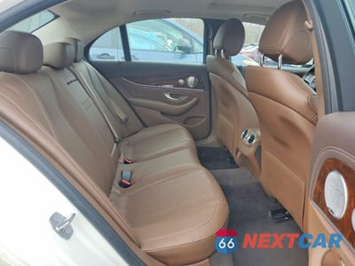 Zdjęcie 10 z 12 samochodu: 2017 MERCEDES-BENZ E 300 4MATIC VIN:WDDZF4KB8HA110608 - miniatura