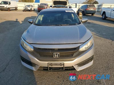 Piąte zdjęcie samochodu w środku: 2016 HONDA CIVIC LX VIN:2HGFC2F51GH561976 - miniatura