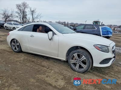 Czwarte zdjęcie samochodu z boku: 2019 MERCEDES-BENZ E 450 4MATIC VIN:WDD1J6JB0KF085819 - miniatura