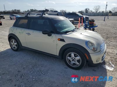 Czwarte zdjęcie samochodu z boku: 2011 MINI COOPER VIN:WMWSU3C59BT094867 - miniatura