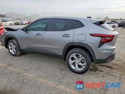 Drugie zdjęcie samochodu z przodu: 2025 CHEVROLET TRAX LS VIN:KL77LFEP9SC272172 - miniatura