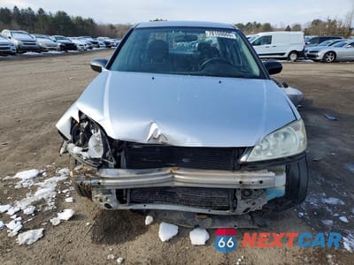 Piąte zdjęcie samochodu w środku: 2005 HONDA CIVIC LX VIN:2HGES16655H600003 - miniatura