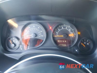Zdjęcie 9 z 14 samochodu: 2015 JEEP PATRIOT LATITUDE VIN:1C4NJPFA8FD400207 - miniatura