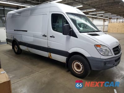 Czwarte zdjęcie samochodu z boku: 2012 MERCEDES-BENZ SPRINTER 2500 VIN:WD3PE8CB3C5707736 - miniatura