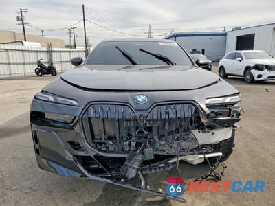 Piąte zdjęcie samochodu w środku: 2025 BMW I7 EDRIVE50 VIN:WBY43EJ04SCT21222 - miniatura