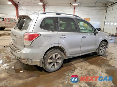 Trzecie zdjęcie samochodu z tyłu: 2017 SUBARU FORESTER 2.5I PREMIUM VIN:JF2SJAEC2HH455039 - miniatura