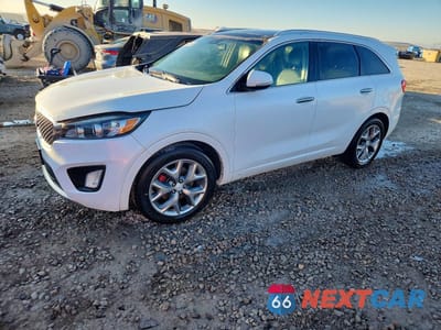 2017 KIA SORENTO 5XYPK4A50HG194299 - główne zdjęcie licytacji z USA - miniatura