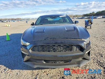 Piąte zdjęcie samochodu w środku: 2021 FORD MUSTANG VIN:1FA6P8TH4M5151895 - miniatura
