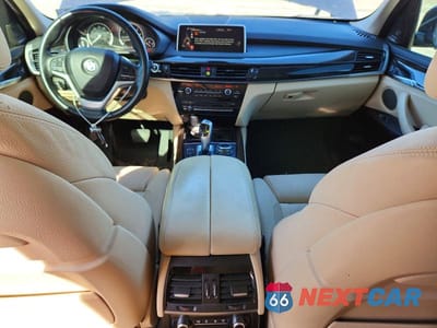 Zdjęcie 8 z 13 samochodu: 2016 BMW X5 M VIN:5UXKR0C52G0P29227 - miniatura