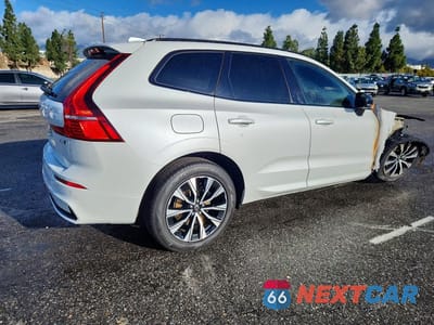 Trzecie zdjęcie samochodu z tyłu: 2025 VOLVO XC60 CORE VIN:YV4M12RJ1S1044878 - miniatura