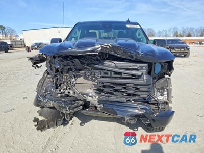 Piąte zdjęcie samochodu w środku: 2025 CHEVROLET SILVERADO K1500 TRAIL BOSS CUSTOM VIN:3GCUKCED3SG121841 - miniatura