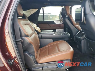 Zdjęcie 11 z 13 samochodu: 2023 LINCOLN NAVIGATOR L RESERVE VIN:5LMJJ3LG8PEL07126 - miniatura