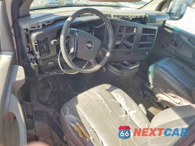 Zdjęcie 8 z 13 samochodu: 2009 CHEVROLET EXPRESS 1500 UTILITY / SERVICE VAN VIN:1GCFG15X091178760 - miniatura