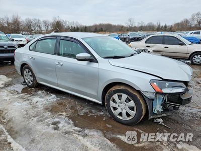 Czwarte zdjęcie samochodu z boku: 2014 VOLKSWAGEN PASSAT S VIN:1VWAT7A32EC060636 - miniatura