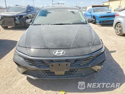 Piąte zdjęcie samochodu w środku: 2024 HYUNDAI ELANTRA SEL VIN:KMHLS4DG5RU745737 - miniatura
