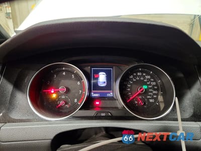 Zdjęcie 9 z 13 samochodu: 2017 VOLKSWAGEN GTI S VIN:3VW447AU1HM053876 - miniatura