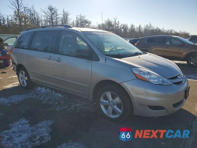 Czwarte zdjęcie samochodu z boku: 2007 TOYOTA SIENNA CE VIN:5TDZK23C67S028296 - miniatura